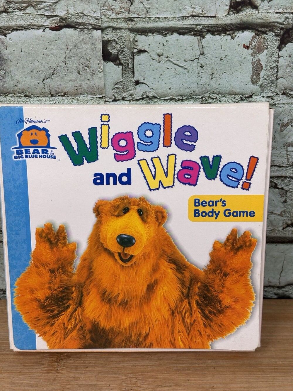 Bear In The Big Blue House WIGGLE AND WAVE Bear’s Body Game Disney VGC 2001 Book